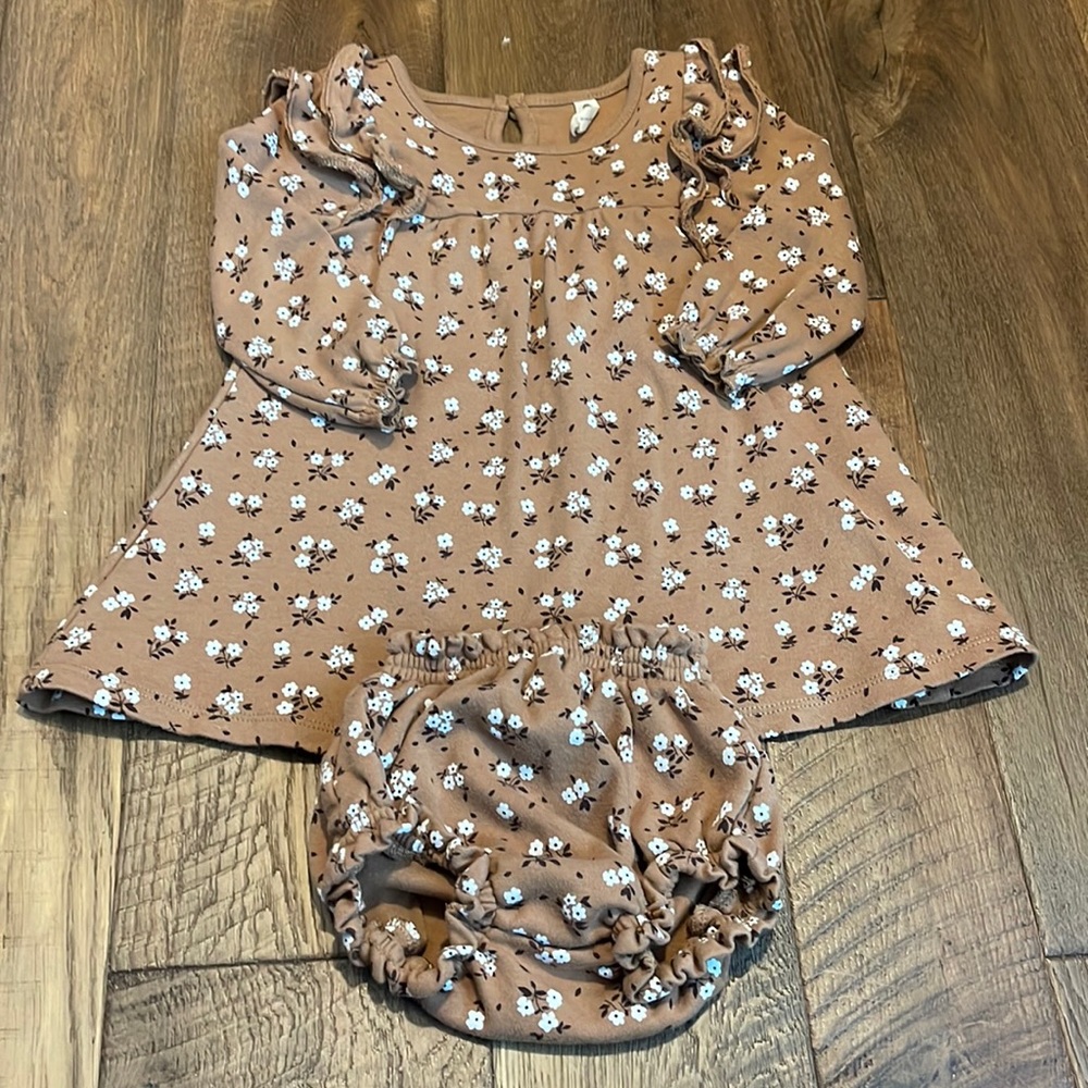 EUC Quincy Mae by Target size 12-18M